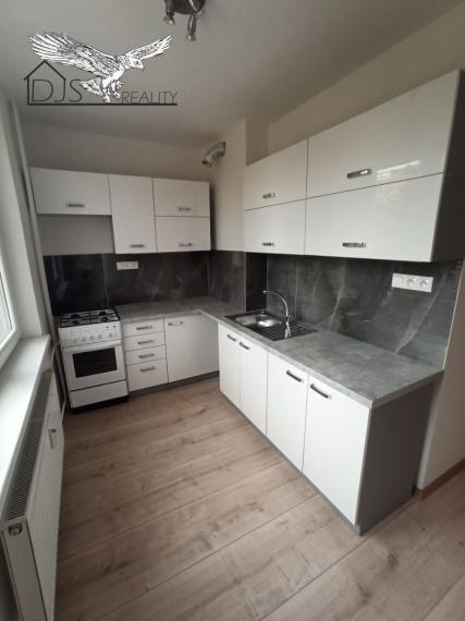 REZERVOVANÉ !! Na Predaj - 2-izbový byt, 52m2, Levočská  - Prešov, 2/7 posch., Loggia.