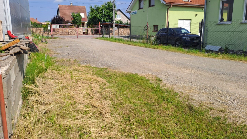 Na Predaj - jedinečný pozemok, 2 015m2, Pod Hájom - Ľubotice.