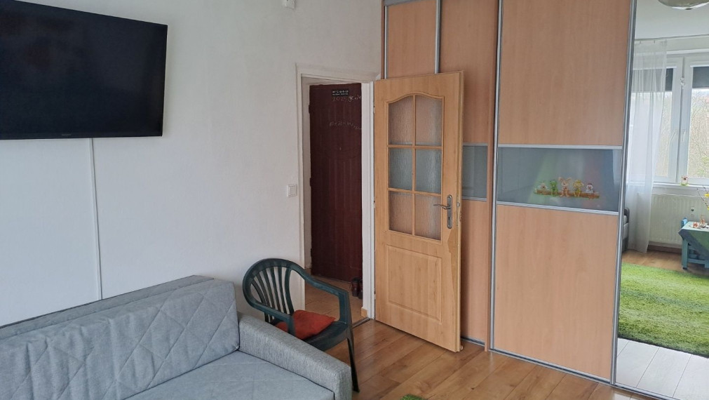 REZERVOVANÉ Na Predaj - 1-izbový byt, 35m2, 5/7 posch., Mukačevská - Prešov.