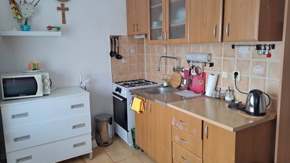 REZERVOVANÉ Na Predaj - 1-izbový byt, 35m2, 5/7 posch., Mukačevská - Prešov.