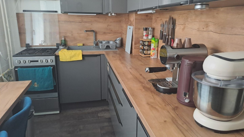 REZERVOVANÉ. - Na Predaj - 2-izbový byt, 52m2, Levočská - Prešov, 2/7 posch., Loggia.