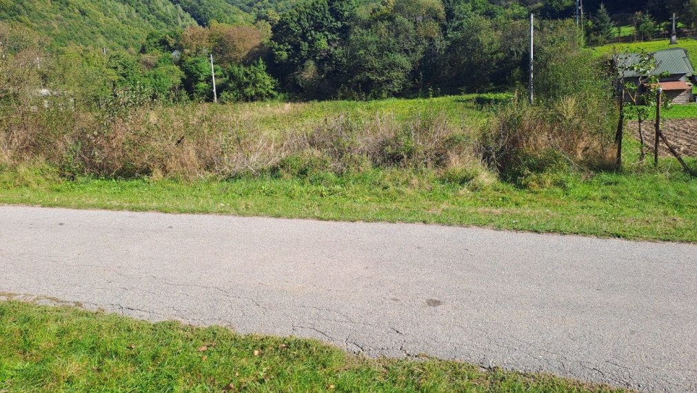 EXKLUZÍVNE - na predaj pozemok v obci Olejníkov.