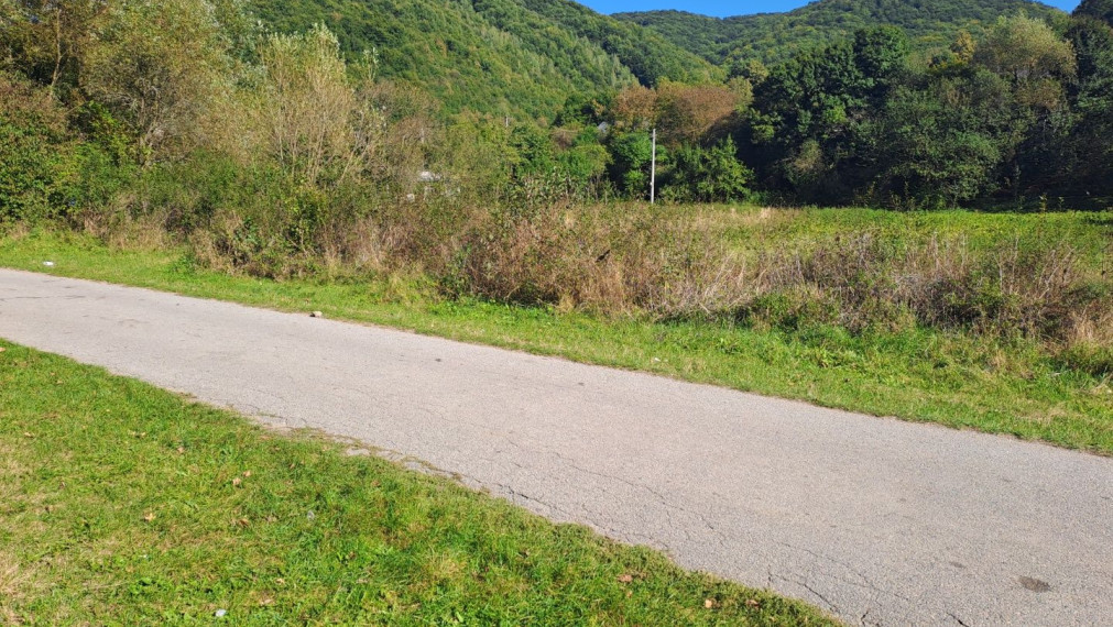 EXKLUZÍVNE - na predaj pozemok v obci Olejníkov.