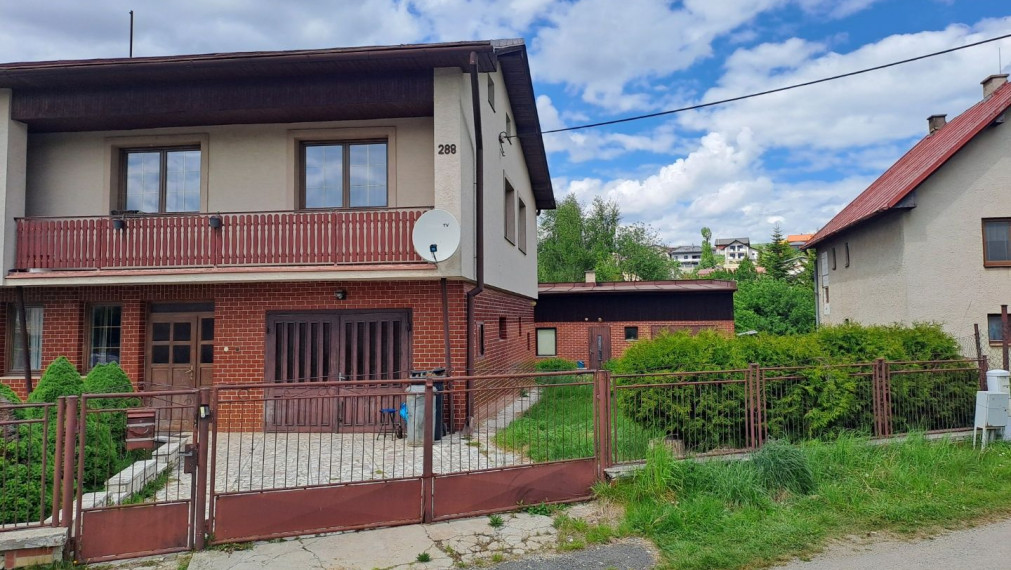 PREDAJ - 5-izbový rodinný dom v malebnej obci Vrbov.