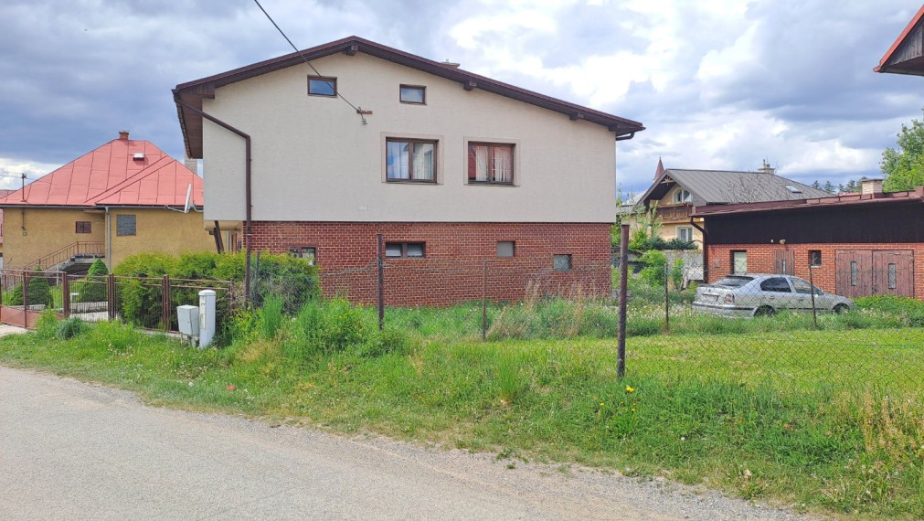 PREDAJ - 5-izbový rodinný dom v malebnej obci Vrbov.