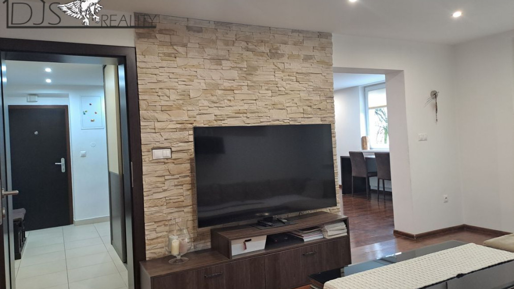 Na predaj - 3-izbový byt s loggiou, 78m², 1. posch., po kompletnej rekonštrukcii, Prešov.