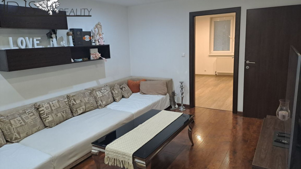 Na predaj - 3-izbový byt s loggiou, 78m², 1. posch., po kompletnej rekonštrukcii, Prešov.