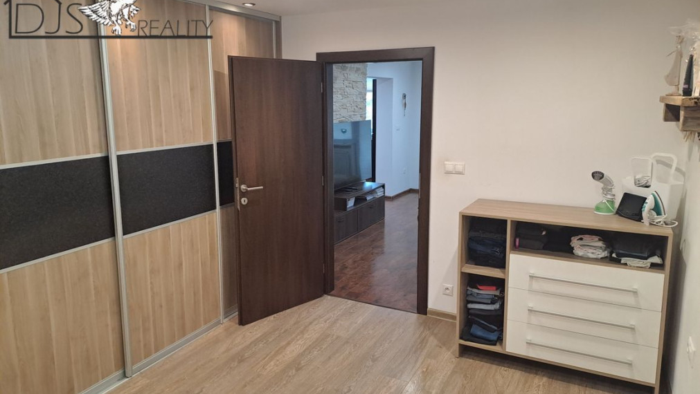 Na predaj - 3-izbový byt s loggiou, 78m², 1. posch., po kompletnej rekonštrukcii, Prešov.