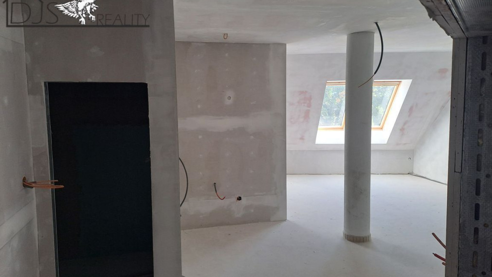 Na predaj byty v meštianskom dome v centre mesta na Hlavnej ulici v Prešove.