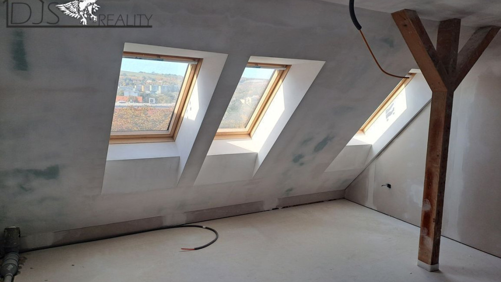 Na predaj byty v meštianskom dome v centre mesta na Hlavnej ulici v Prešove.