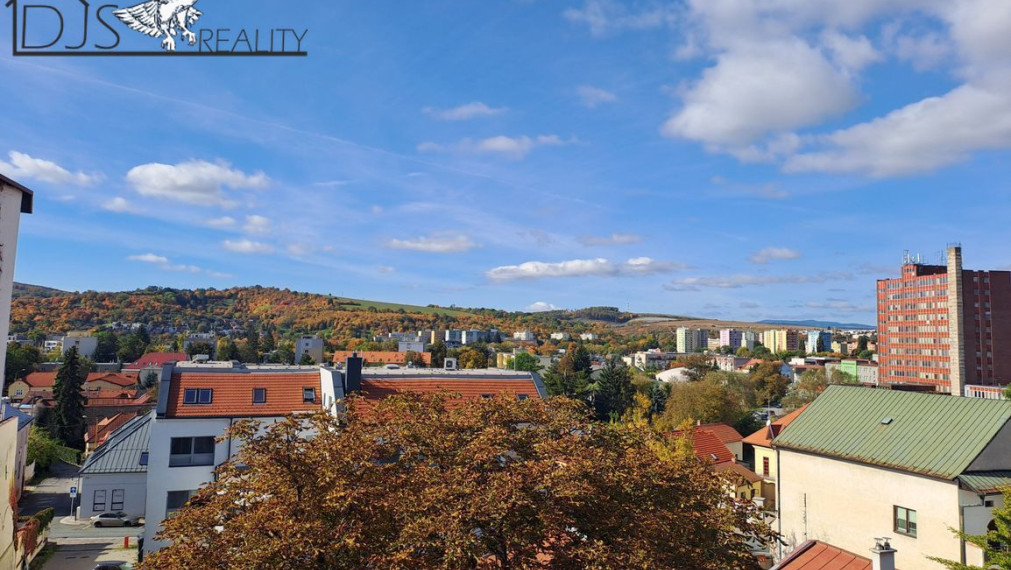 Na predaj byty v meštianskom dome v centre mesta na Hlavnej ulici v Prešove.