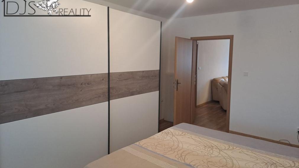 Na prenájom -pekný 3-izbový byt na ulici Šmeralová v Prešove.