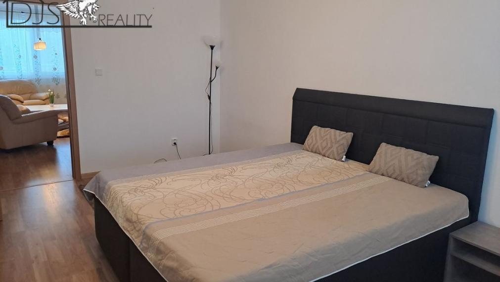 Na prenájom -pekný 3-izbový byt na ulici Šmeralová v Prešove.