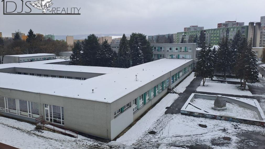 Na prenájom -pekný 3-izbový byt na ulici Šmeralová v Prešove.