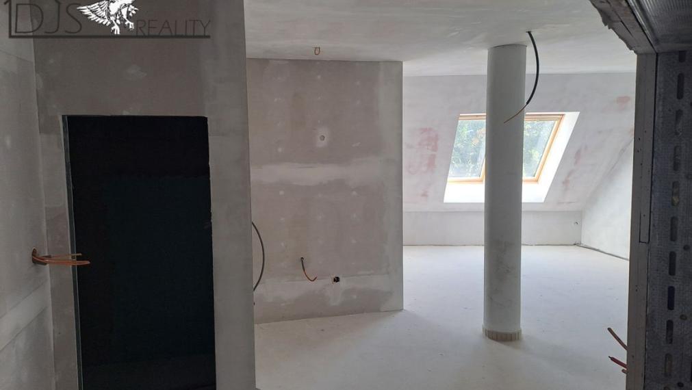 Na predaj byty v meštianskom dome v centre mesta na Hlavnej ulici v Prešove.