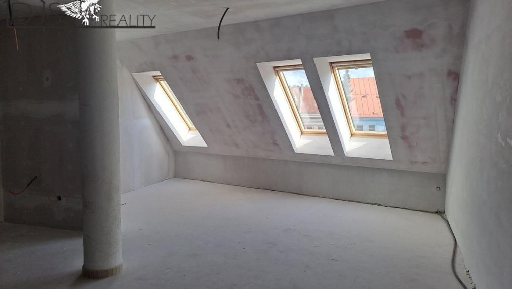 Na predaj byty v meštianskom dome v centre mesta na Hlavnej ulici v Prešove.