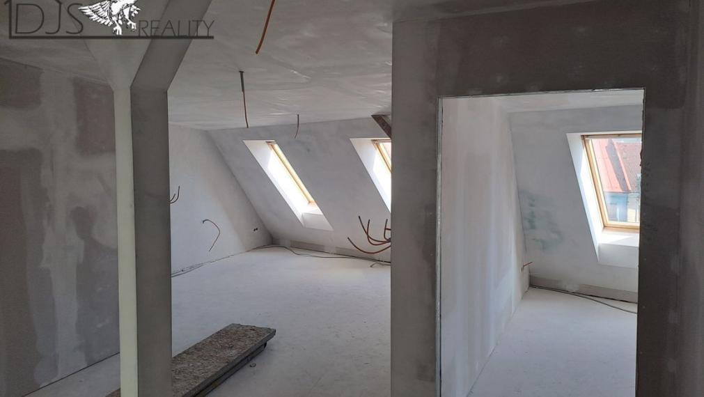 Na predaj byty v meštianskom dome v centre mesta na Hlavnej ulici v Prešove.