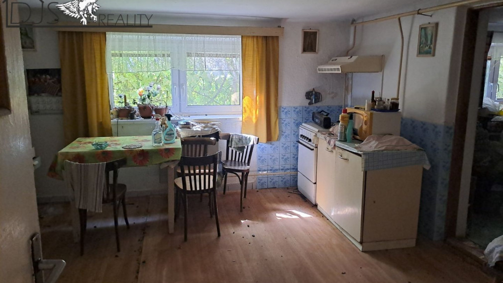 PREDAJ - 4-izbový rodinný dom v obci Trstené pri Hornáde.