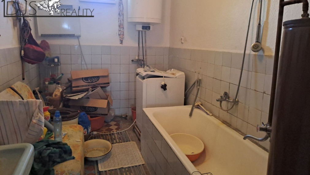 PREDAJ - 4-izbový rodinný dom v obci Trstené pri Hornáde.