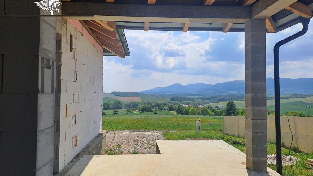 EXKLUZÍVNE - Na predaj rozostavaný rodinný dom v obci Čelovce (okr. Prešov).