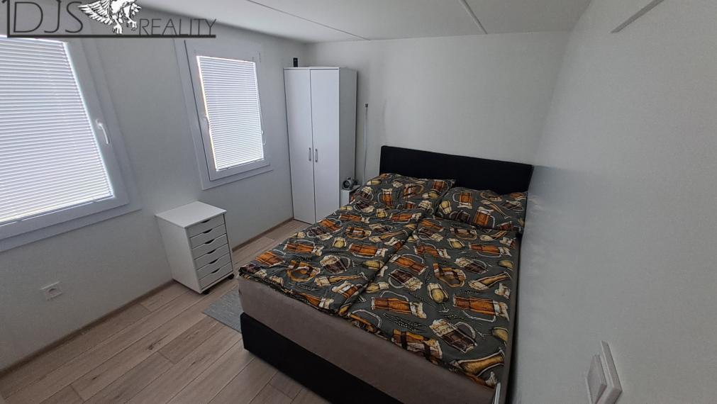 EXKLUZÍVNE - Na predaj 2 stavebné pozemky + mobilný dom v obci Čelovce (okr. Prešov). 