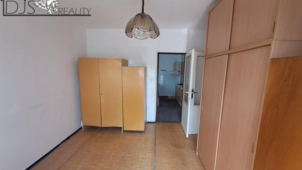 EXKLUZÍVNE - Na Predaj - 2 izbový byt, Sídlisko 3, ulica Matice slovenskej.