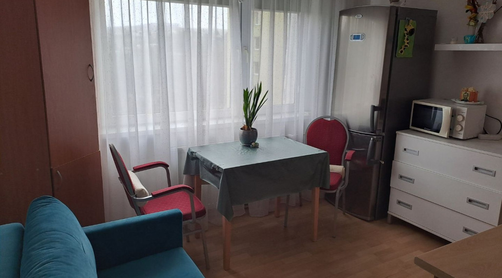 REZERVOVANÉ Na Predaj - 1-izbový byt, 35m2, 5/7 posch., Mukačevská - Prešov.