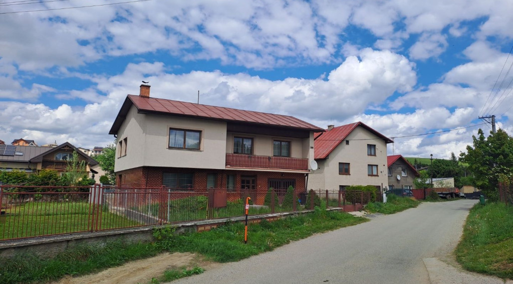 PREDAJ - 5-izbový rodinný dom v malebnej obci Vrbov.