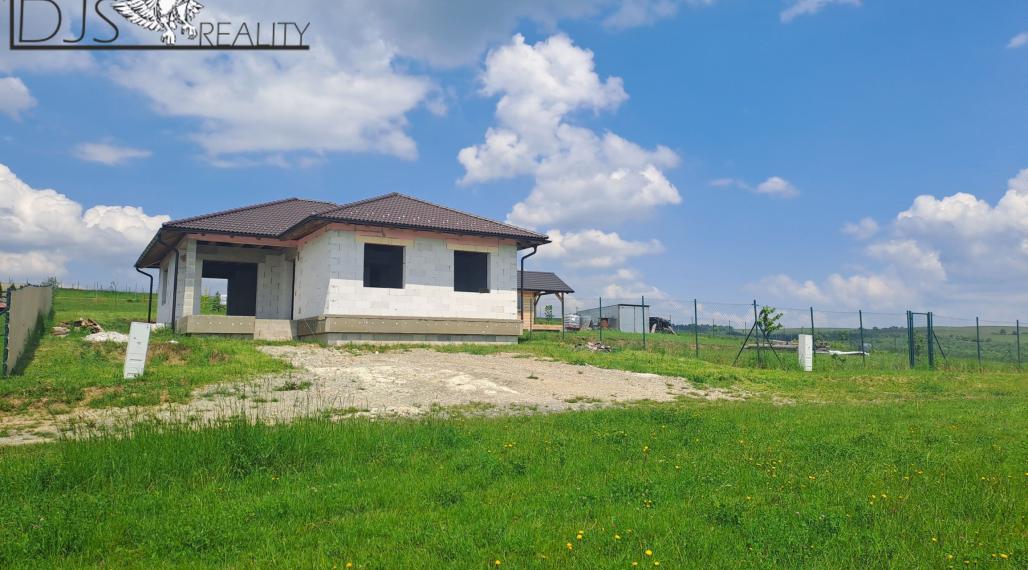 EXKLUZÍVNE - Na predaj rozostavaný rodinný dom v obci Čelovce (okr. Prešov).