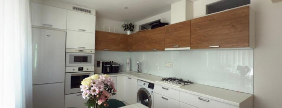 Na predaj - jedinečný 3-izbový byt s loggiou, 69m², 2/7 posch., Sídlisko III.