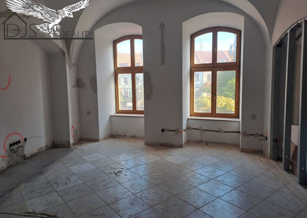 Na predaj byty v meštianskom dome v centre mesta na Hlavnej ulici v Prešove.