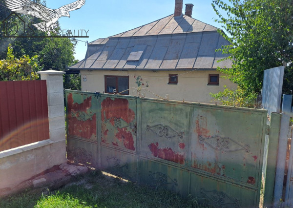 PREDAJ - 4-izbový rodinný dom v obci Trstené pri Hornáde.